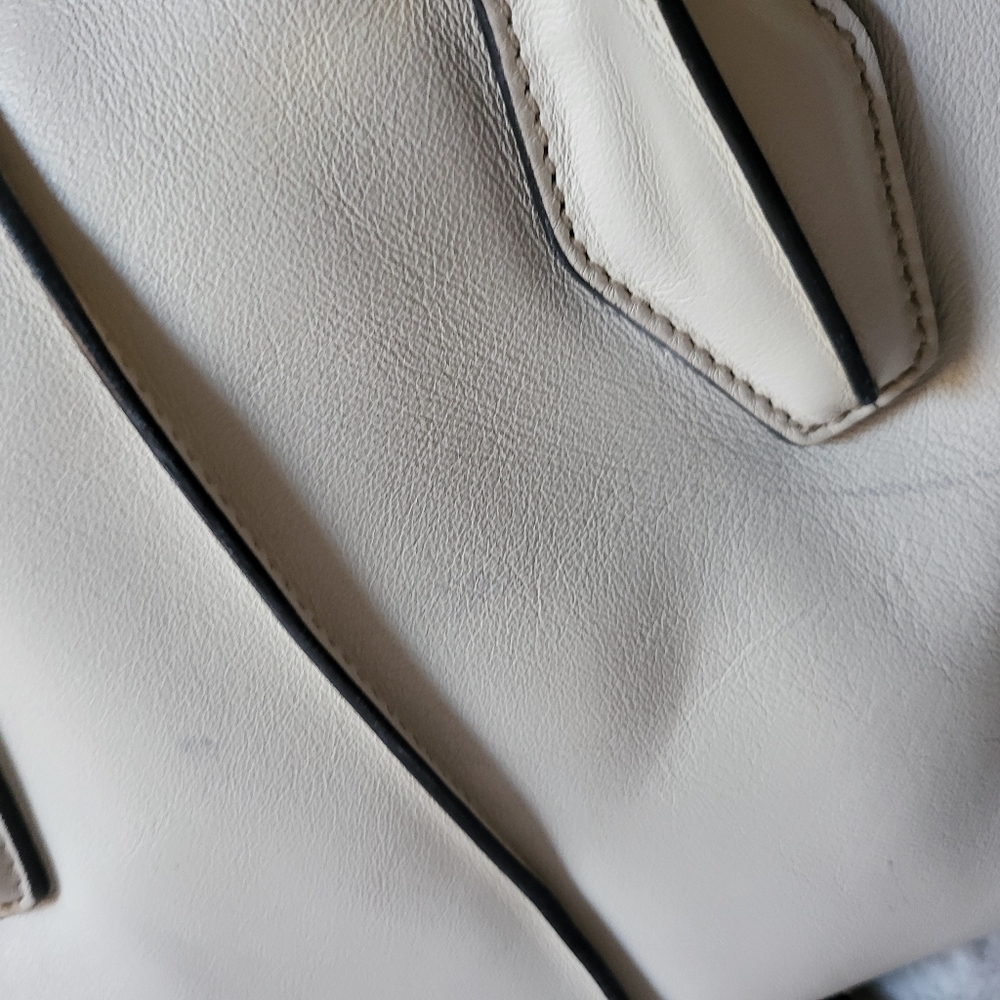Tod's White and Black Satchel - Picture 5 of 9